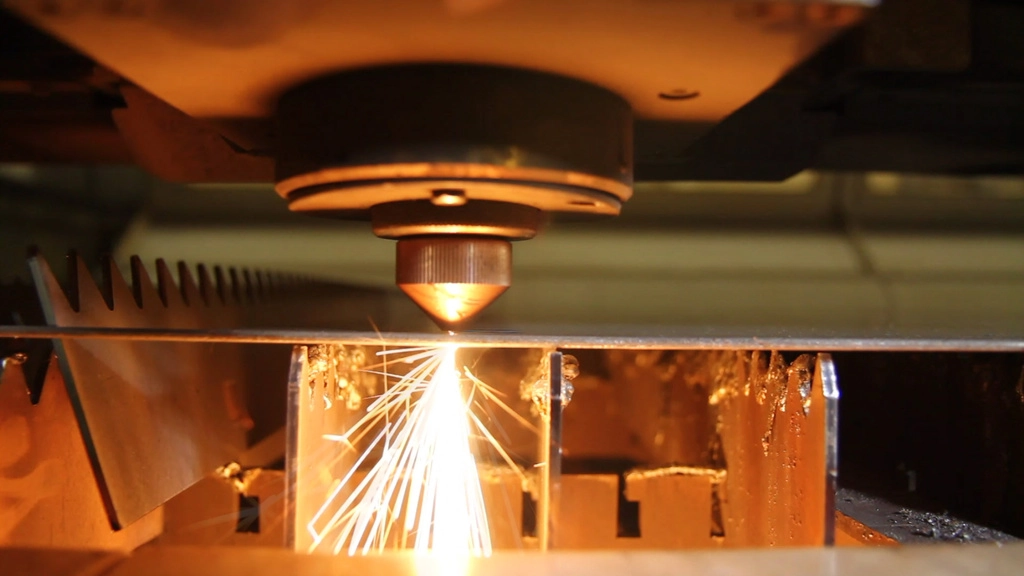 Các yếu tố ảnh hưởng đến chi phí gia công cắt laser