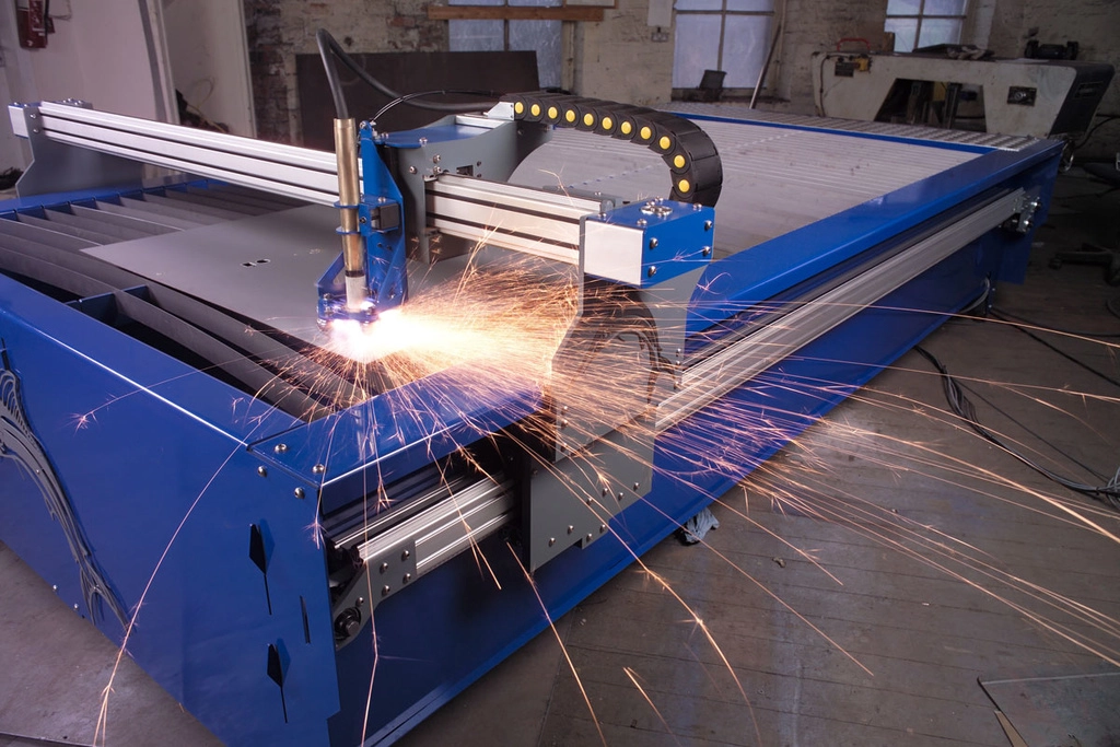 Luôn giám sát máy CNC trong suốt quá trình gia công
