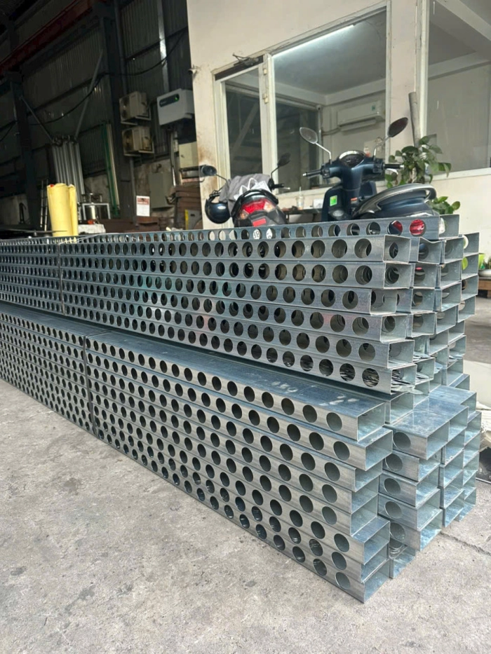 Cắt lỗ thép hộp bằng công nghệ CNC laser: chính xác  -  linh hoạt  - tối ưu